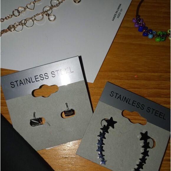 Used Randomized Jewelry bundle - Picture 2 of 4